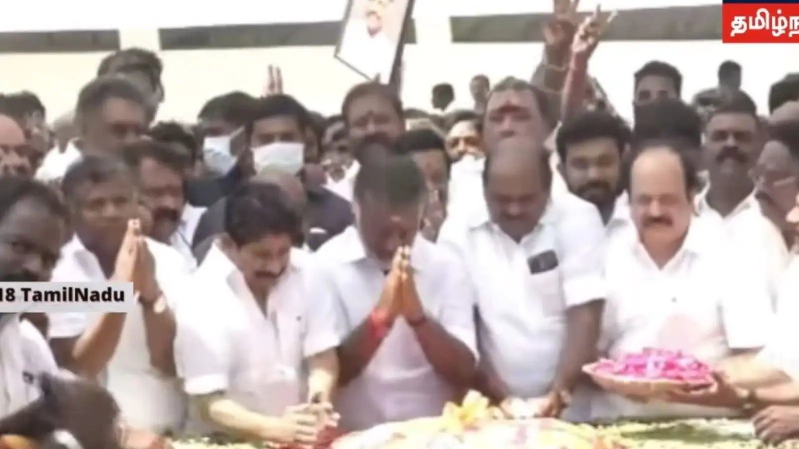 அதிமுக பொதுக்குழு வழக்கில் பழைய நிலையே தொடரும் என சென்னை உயர்நீதிமன்றம் தீர்ப்பு