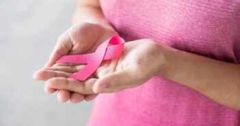 Doctor Vikatan: கர்ப்பமான நிலையில் கேன்சர்… குழந்தையைக் காப்பாற்ற முடியுமா? | Doctor Vikatan – Cancer during pregnancy… can we save the baby