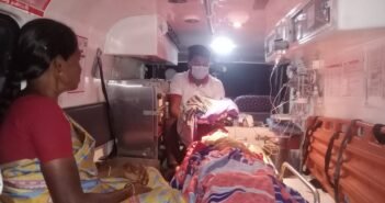 ஒரே வாரத்தில் 108 ஆம்புலன்ஸில் 3 சுகப்பிரசவங்கள்; ஊழியர்களுக்குக் குவியும் பாராட்டுகள்!