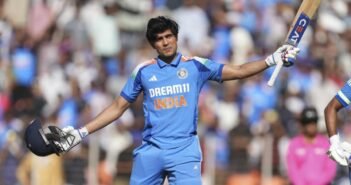 இங்கிலாந்தை 142 ரன்களில் வீழ்த்தி ‘ஒயிட் வாஷ்’ உடன் தொடரை வென்றது இந்தியா! | team india beats england in third odi match won series 3 nil