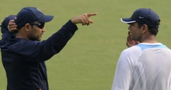 உங்கள் ‘கோச்’-ஐ என்னிடம் நெருங்க வேண்டாம் என்று சொல்லுங்கள்: திராவிட் வசம் கூறிய சேவாக் | Tell your coach not to come near me Sehwag to Dravid team india