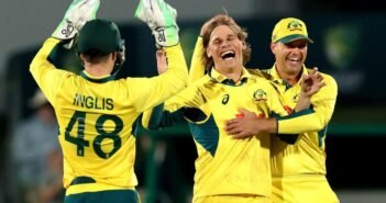 3-வது ஒருநாள் போட்டியில் ஆஸி.க்கு ஆறுதல் வெற்றி: தொடரை 2-1 என்று கைப்பற்றியது தென் ஆப்பிரிக்கா | australia wins third odi match south africa won series