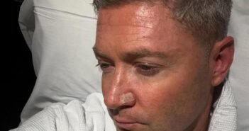 தோல் புற்று நோய்க்கு 6வது முறையாக அறுவை சிகிச்சை மேற்கொண்டுள்ள மைக்கேல் கிளார்க் | former australia cricketer Clarke suffers from skin cancer again