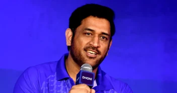Dhoni; India; Aakash Chopra; இந்திய அணியின் முன்னாள் வீரரும், ஸ்போர்ட்ஸ் ஊடக வர்ணனையாளருமான ஆகாஷ் சோப்ரா, தோனி அப்படி பயிற்சியாளராக வரமாட்டார்
