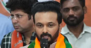 Asia Cup: ” ஆசியக் கோப்பை தொடரில் இந்திய அணி விளையாடவே கூடாது என்று நான் நான் நினைக்கிறேன்”- Kedar Jadhav