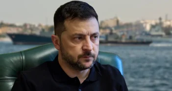 கிரிமியாவை விட்டுக்கொடுப்பாரா ஜெலென்ஸ்கி? – Vikatan