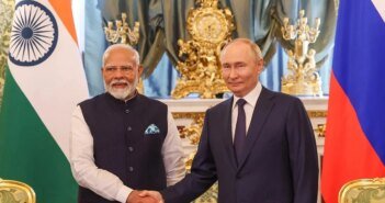 ‘ரஷ்யாவிடம் இருந்து இந்தியா தொடர்ந்து எண்ணெய் வாங்கும்’ – இந்தியா உறுதி