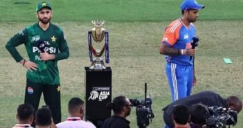 முந்தைய போட்டி போல் டாஸ் வேளையில் பாக். கேப்டனுடன் ரவிசாஸ்திரி பேசாதது ஏன்?