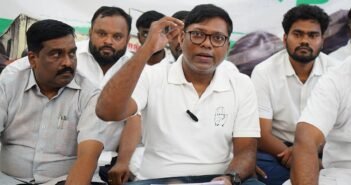 ‘சசிகாந்த் உண்ணாவிரதம் மடை மாற்றும் செயல்’ – செல்வப்பெருந்தகையின் அரசியலுக்கு பின்னால்?!