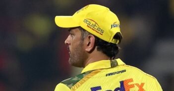Dhoni: "ஐபிஎல்லில் டக்அவுட்டை நாடாத ஒரே கேப்டன்" – ரிக்கி பாண்டிங் புகழாரம்!