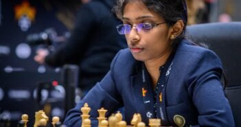 FIDE மகளிர் கிராண்ட் சுவிஸ் பட்டத்தை அடுத்ததுது வென்ற ஒரே வீராங்கனை; வைஷாலி சாதனை | indian chess Grandmaster set world record FIDE Women’s Grand Swiss title
