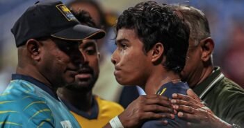 தந்தையை இழந்த இலங்கை வீரர்; அடுத்த நாளே போட்டிக்கு திரும்பிய துனித் வெல்லாலகே | Sri lankan cricketer Dunith Wellalage back to the cricket day after his father died