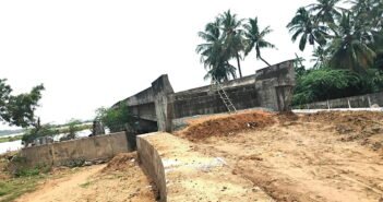 திருமுல்லைவாசல்: ‘இந்த பாலத்த பதினைஞ்சு வருசமா கட்டிட்டுதான் இருக்காங்க’ – குமுறும் மீனவ கிராமங்கள்! | ‘The builders of this bridge have been building it for fifteen years’ – the fishing villages are buzzing!