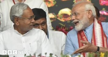 பிகாரில் நிதிஷ் குமார் கட்சிக்கும் பாஜகவுக்கும் சமமாக 101 இடங்கள் ஒதுக்கப்பட்டதால் என்ன சலசலப்பு?