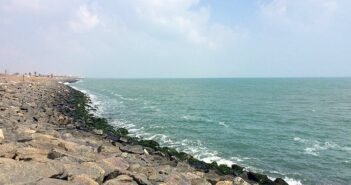 சென்னை: எண்ணூர் பெரிய குப்பத்தில் கரை ஒதுங்கிய 4 இளம் பெண்களின் சடலம்; பின்னணி என்ன?