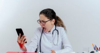 மருத்துவ உலகின் புதிய அச்சுறுத்தல்…. ‘IDIOT Syndrome’
என்ன, எப்படி மீள்வது? | Medical World’s Newest Threat… ‘IDIOT Syndrome’: What you need to know and how to overcome it?