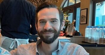 AI: மனிதர்களைப் போல ஆறுதல்: தோல்வியில் முடிந்த காதல்: தற்கொலை செய்துகொண்ட தொழிலதிபர் | AI: Comfort Like a Human – Businessman Commits Suicide