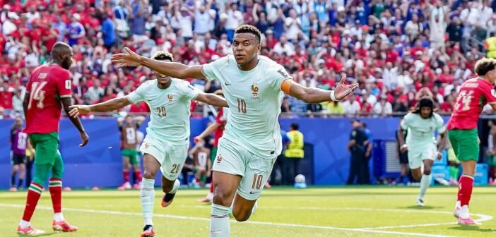 30-க்குள் 20 கோல்கள் அடித்த முதல் வீரர் எம்பாப்பே! | Kylian Mbappe new world cup record